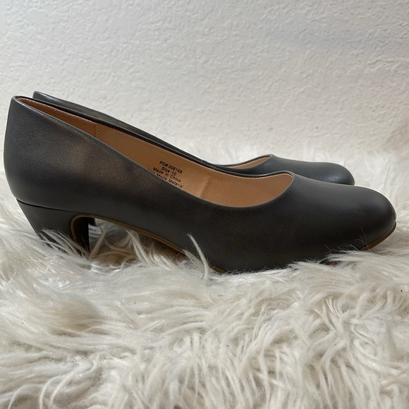 JOURNEE COLLECTION Luu Round Toe Pumps Mini Heel Grey Size 10 NEW - Picture 5 of 16